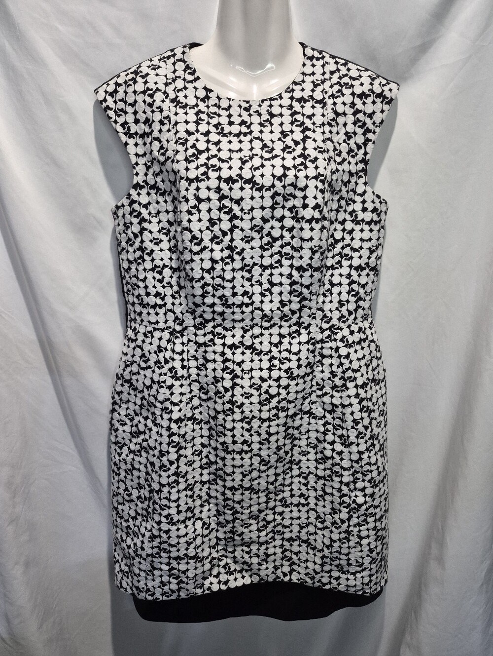 Akris Punto Black White Abstract Print Sheath Dress Size 10